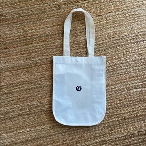 ￼Lululemon reusable tote bag